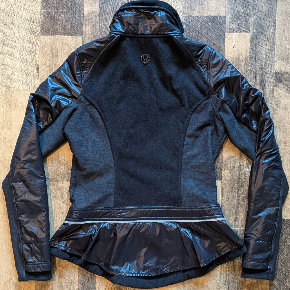 Lululemon Pedal Power Jacket Black Fleece Interior - Picture 4 of 8